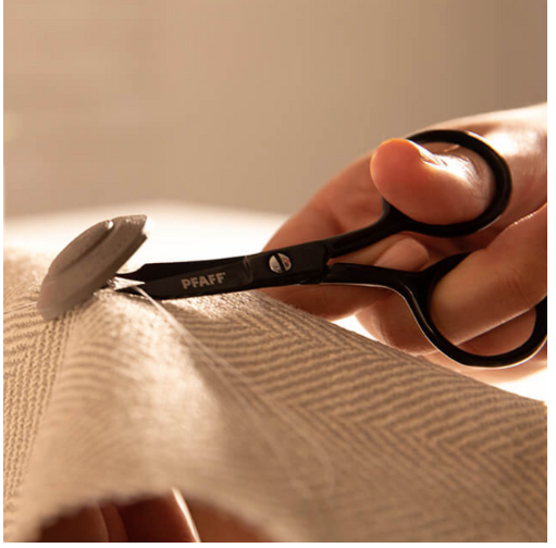 PFAFF 4"/10.2cm Curve Micro Tip Embroidery Scissor 821287996