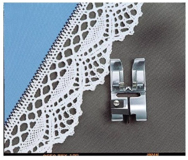 PFAFF Narrow Edge Foot for IDT™ System 821142096